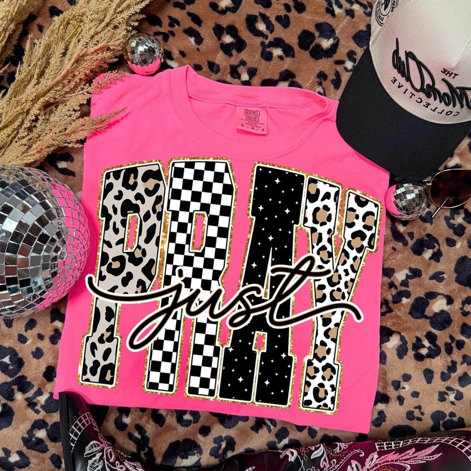 Just Pray Graphic Tee