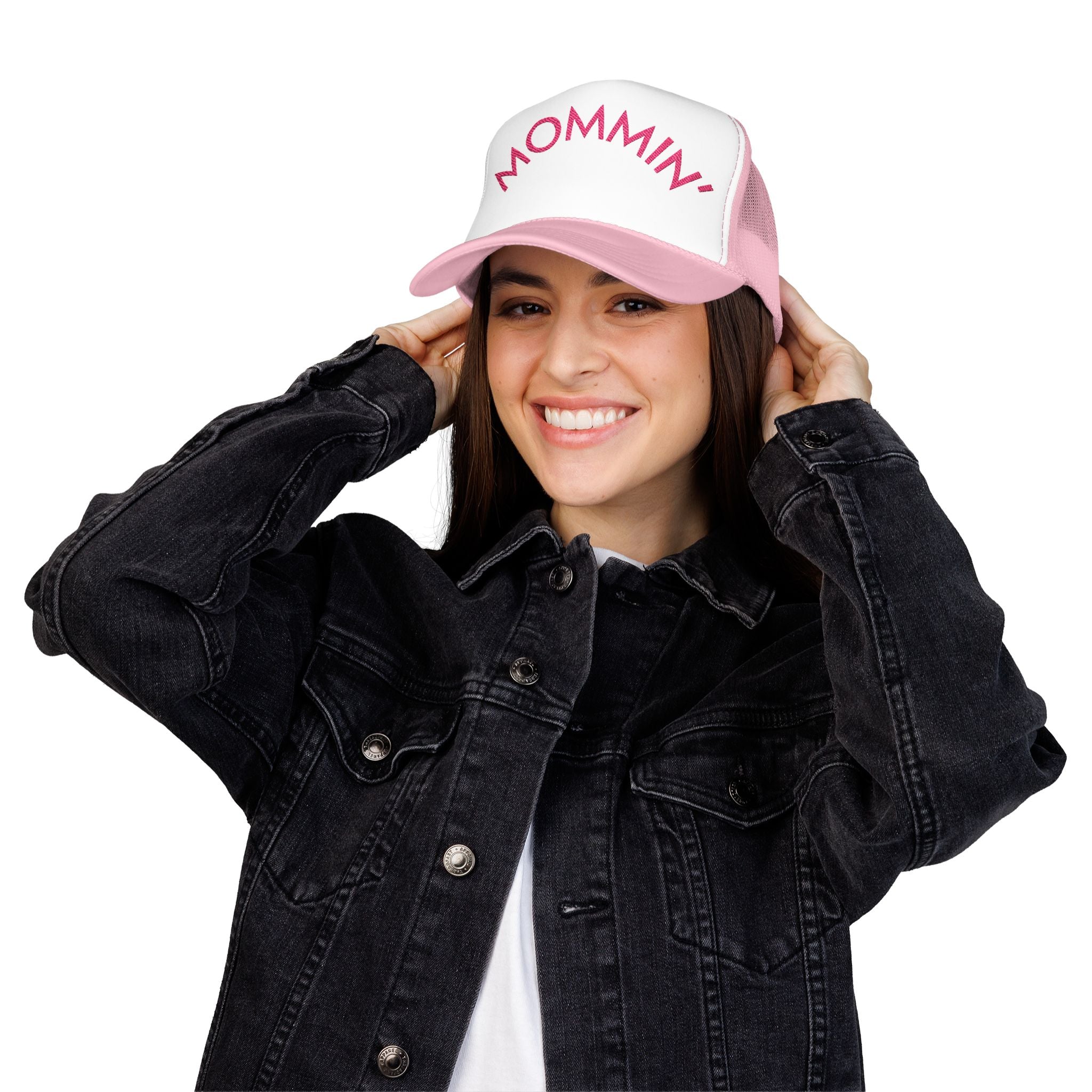 MOMMIN’ Trucker Hat