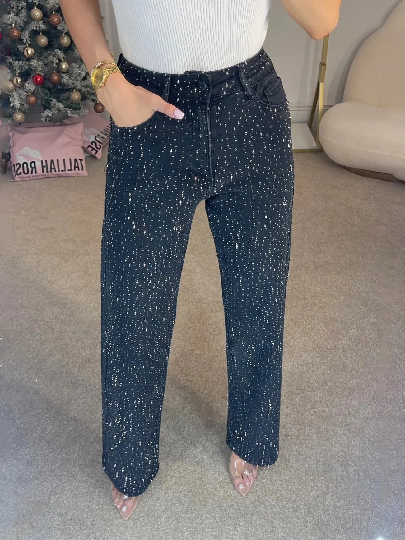 Diamond Distressed Straight Jeans