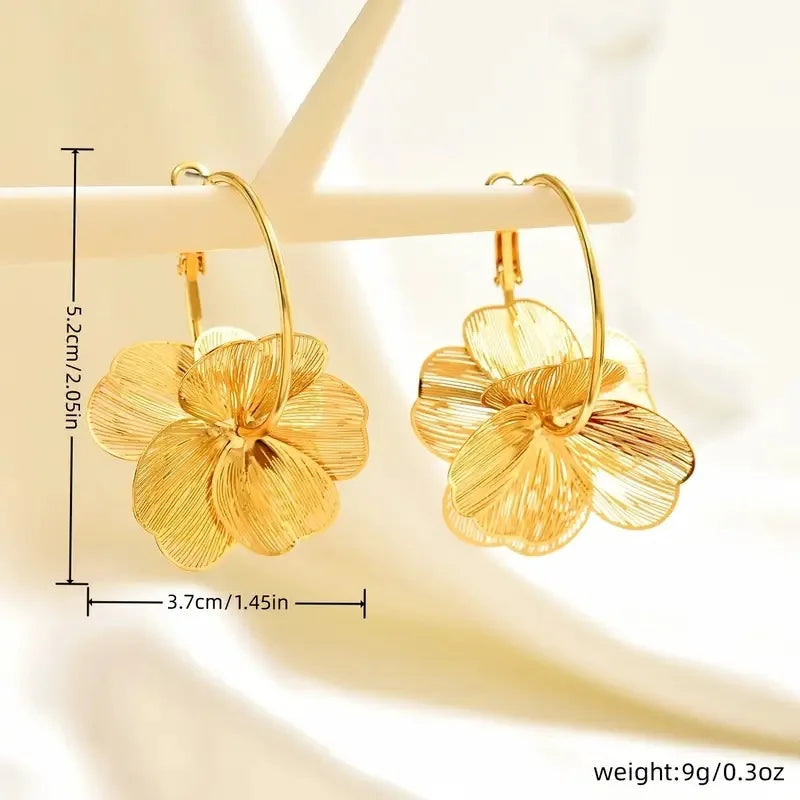 Exaggerate Gold Color Hollow Flower Hoop Earrings for Women Vintage Metal Big Petal Personality Earrings Daily Wear Jewelry